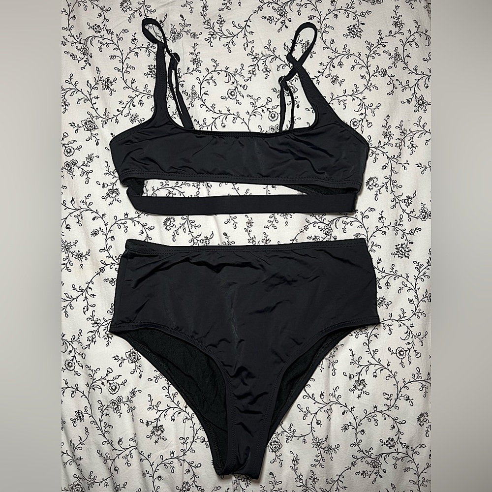 Black 2 piece bikini
